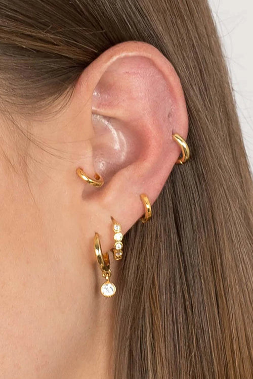 Micro Sleeper Earrings Gold