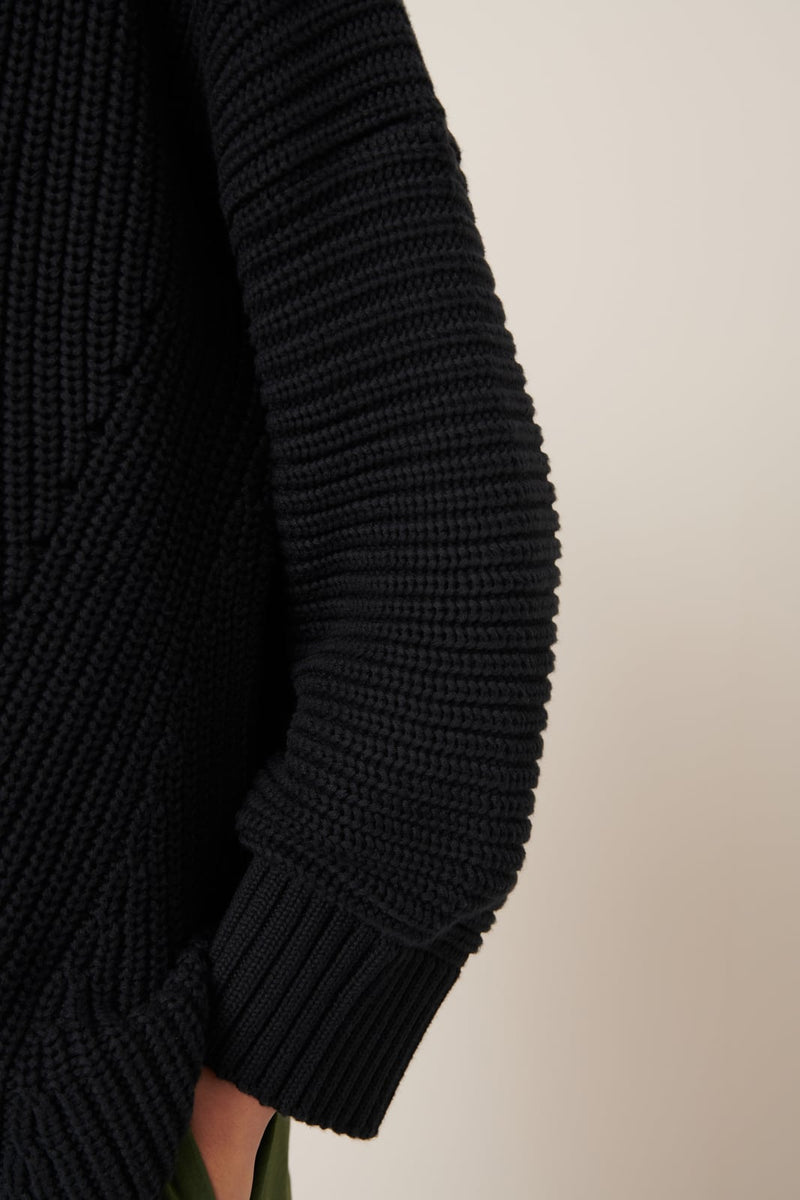 Outline Jumper Black
